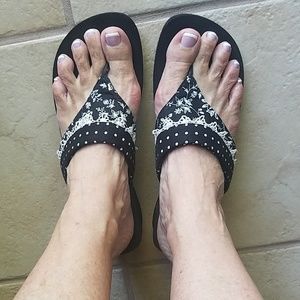 Skechers Shoes - Black & white sandals Skechers Shoes - Black & white sandals